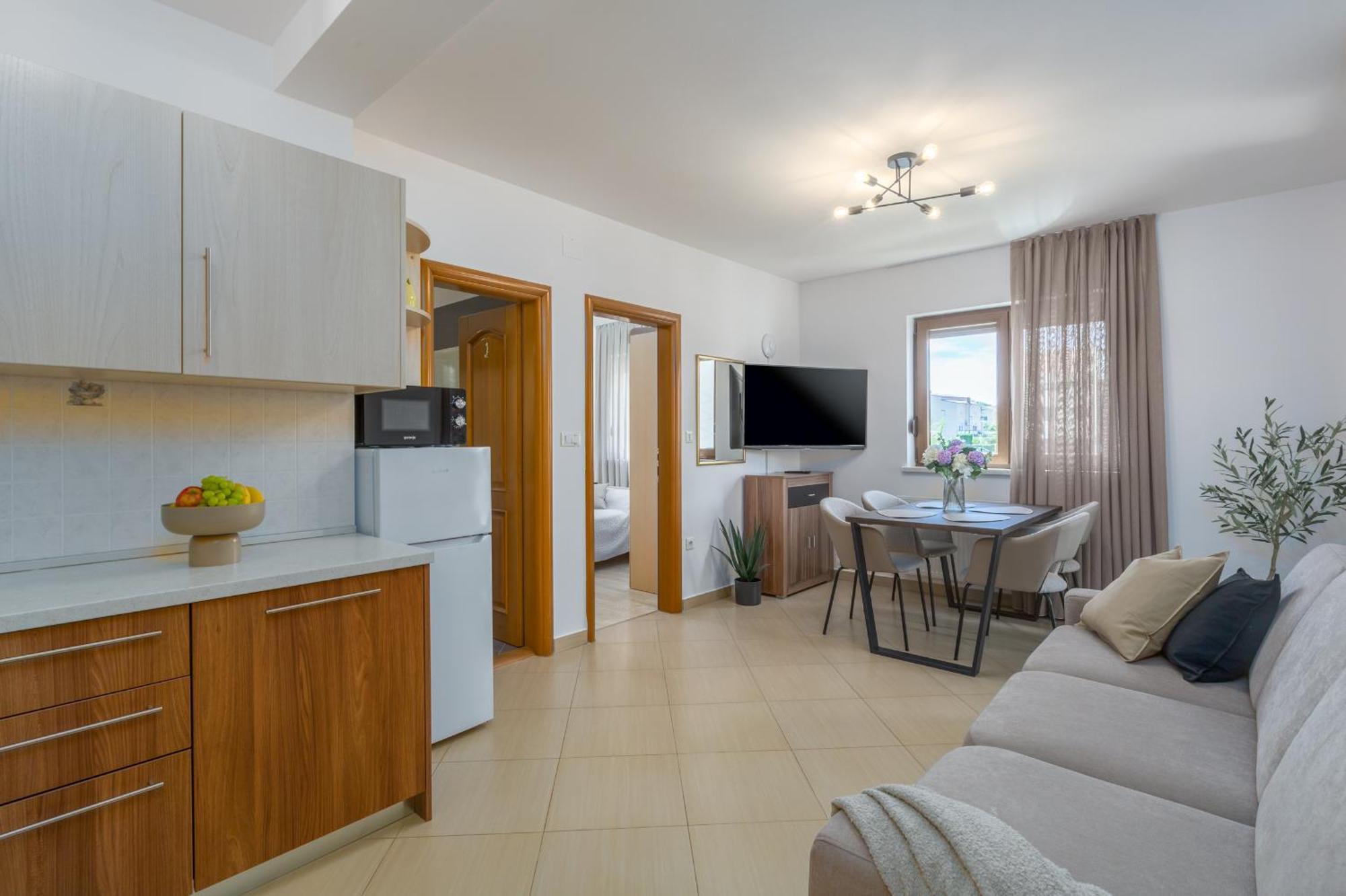 Apartments Bellissima Funtana Eksteriør billede