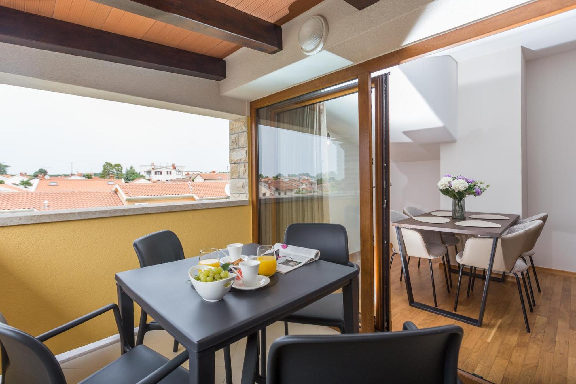 Apartments Bellissima Funtana Eksteriør billede